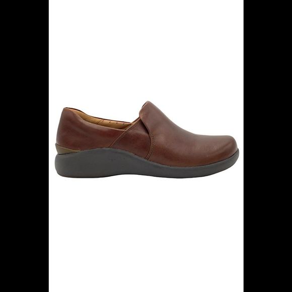 Clarks Unstructured Leather Slip On Shoes Un Loop 2 Step Dark Tan - Medium - Picture 1 of 5